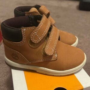 Timberland Toddler Tracks Hook and Loop Boots Velcro Wheat Nubuck 7C